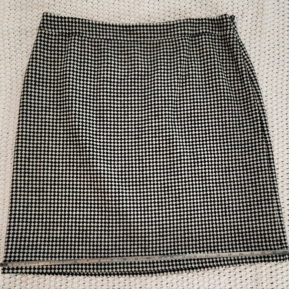 Talbots Black & White Houndstooth Skirt, size 16 misses - Picture 6 of 7